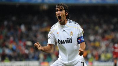 Raul Gonzalez Saat Selebrasi Gol