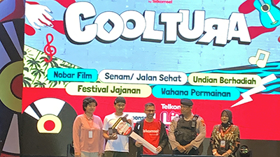 Suasana Booth Kuliner dan Wahana Permainan di Festival Cooltura, Bojonegoro